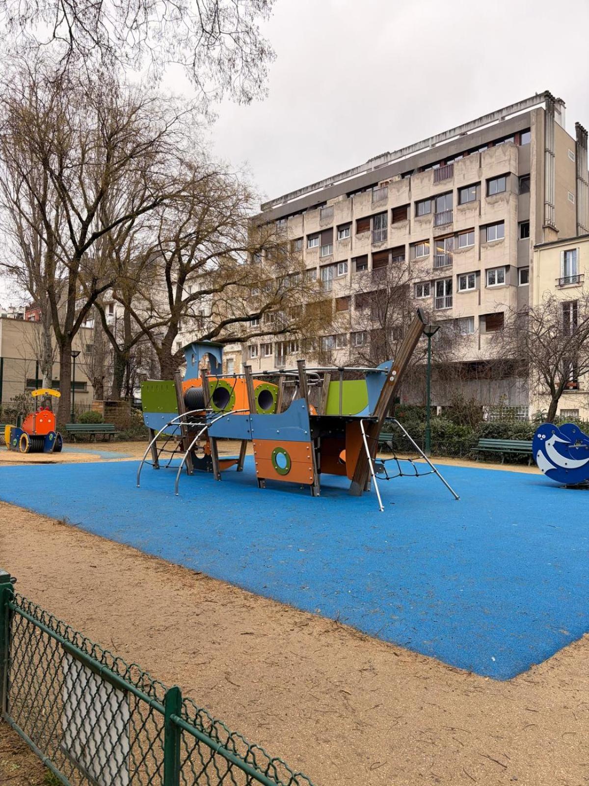 Apartment Cocon Parisien Avec Balcon & Parking Prive