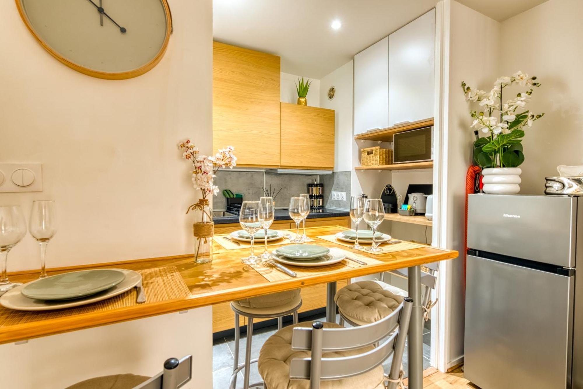 Cocon Parisien Avec Balcon & Parking Prive Paris