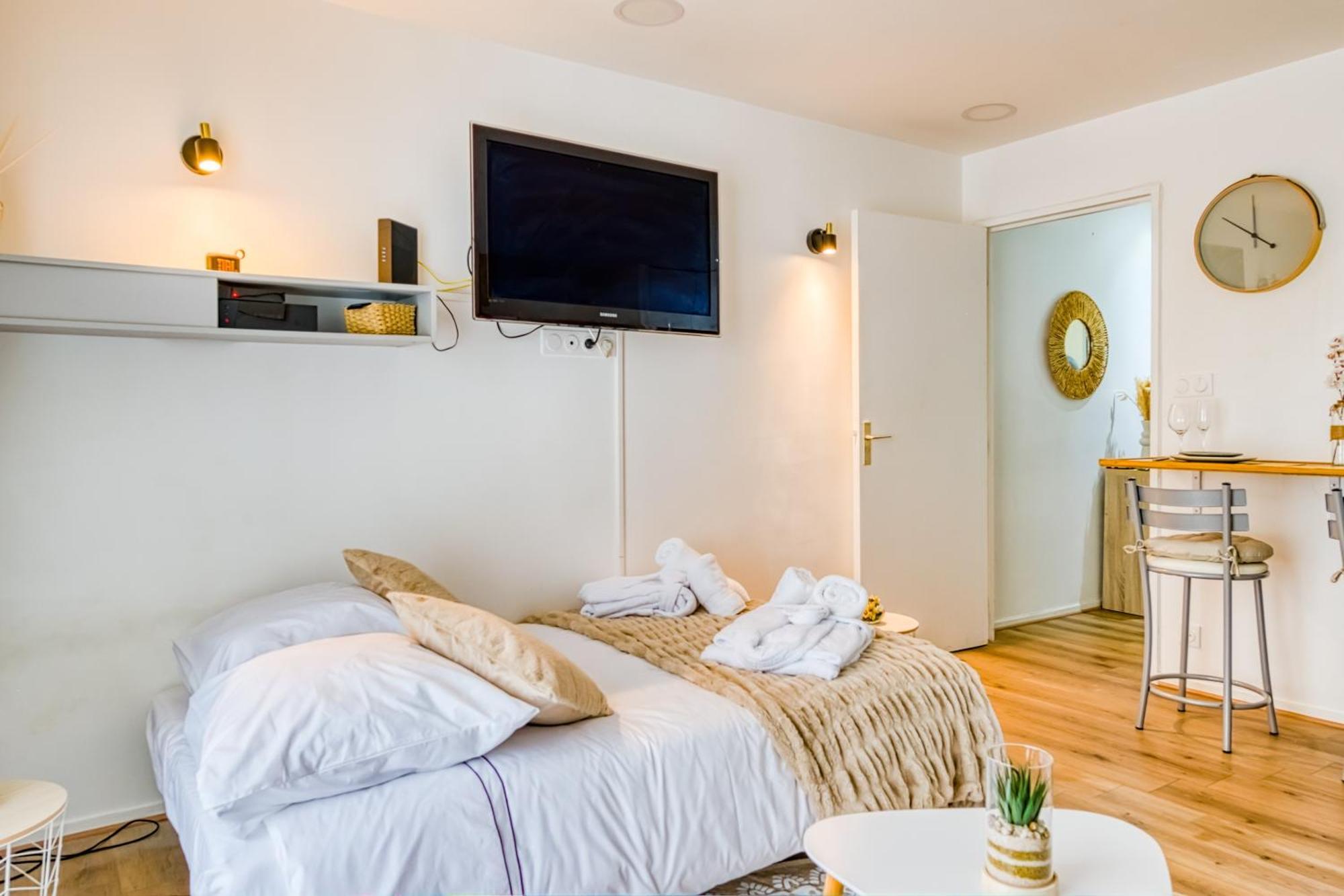 Cocon Parisien Avec Balcon & Parking Prive Paris
